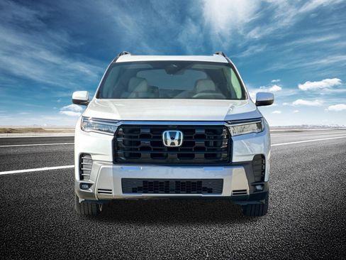 New 2026 Honda Pilot Touring image 8
