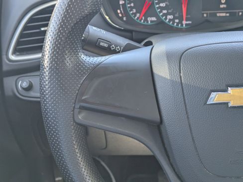 Used 2018 Chevrolet Trax LS image 15