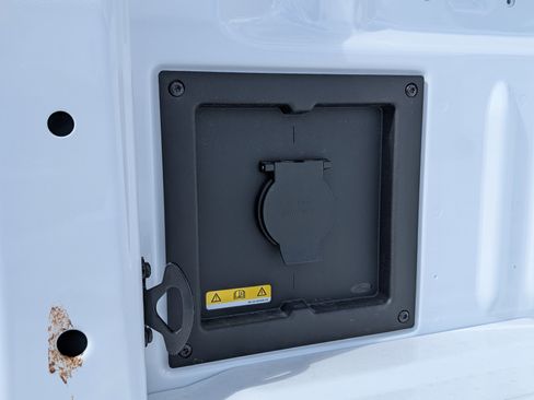 New 2025 Ford F150 Lariat w/ Equipment Group 501A Mid image 9