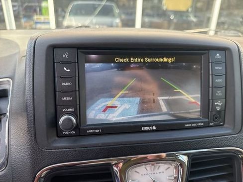 Used 2012 Chrysler Town & Country Touring-L w/ Entertainment Group #2 image 13