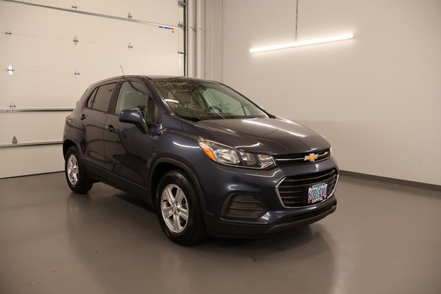 Used 2019 Chevrolet Trax LS w/ Tint and Cruise Package FWD image 1