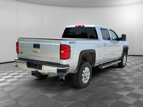 Used 2016 Chevrolet Silverado 2500 LT w/ LT Convenience Package AWD/4WD image 5