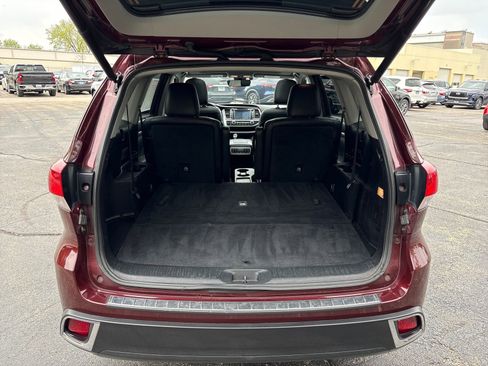 Used 2017 Toyota Highlander AWD V6 image 23