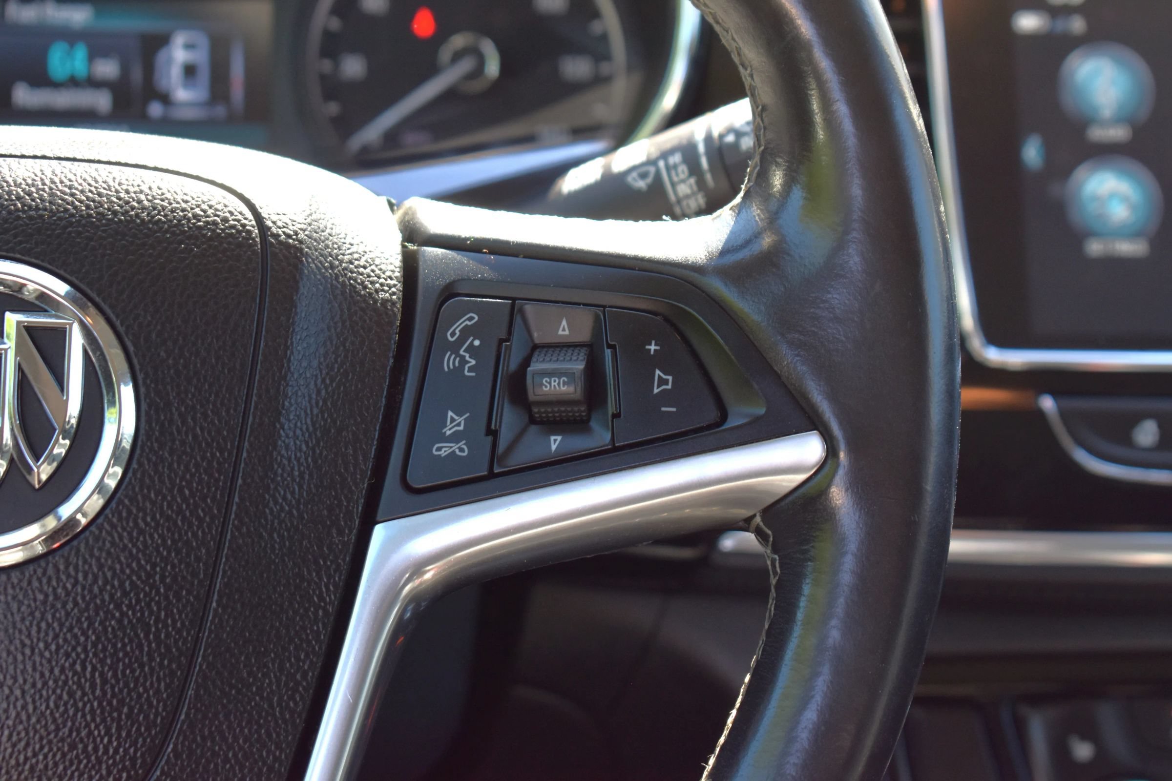 Used 2020 Buick Encore Essence FWD image 48