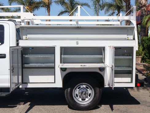Used 2022 Ford F250 XL w/ Power Equipment Group AWD/4WD image 7