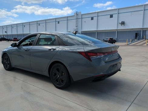 Used 2023 Hyundai Elantra SEL image 7