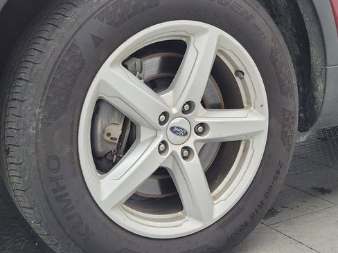 Used 2016 Ford Explorer XLT w/ Equipment Group 201A AWD/4WD image 31