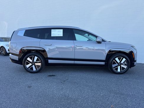 Used 2026 Hyundai Ioniq 9 SEL image 8