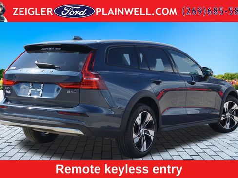 Used 2024 Volvo V60 B5 Cross Country Plus AWD/4WD image 5