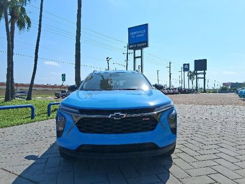 Used 2024 Chevrolet Trax RS w/ Sunroof Package FWD image 2