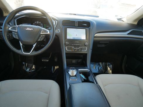 Used 2020 Ford Fusion SE w/ Equipment Group 151A image 12