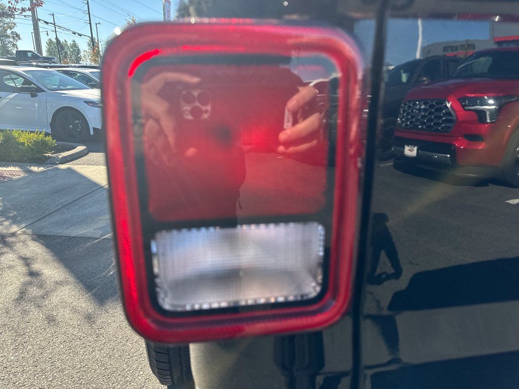 Used 2020 Jeep Gladiator Sport w/ Quick Order Package 24S AWD/4WD image 10