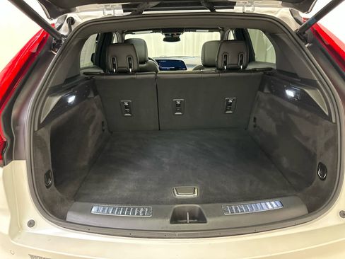 Used 2024 Cadillac XT4 Premium Luxury image 25