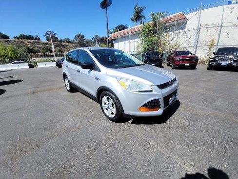 Used 2016 Ford Escape S FWD image 2