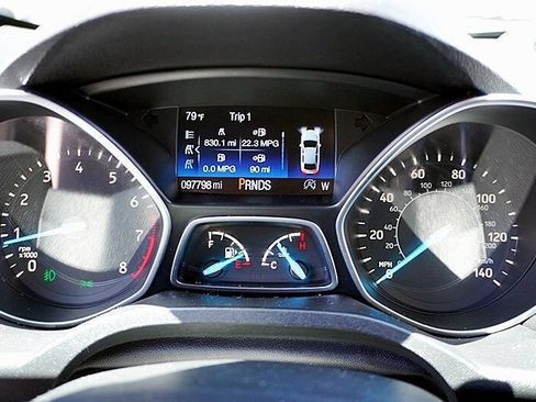 Used 2018 Ford Escape SE w/ SE Sport Appearance Package FWD image 30