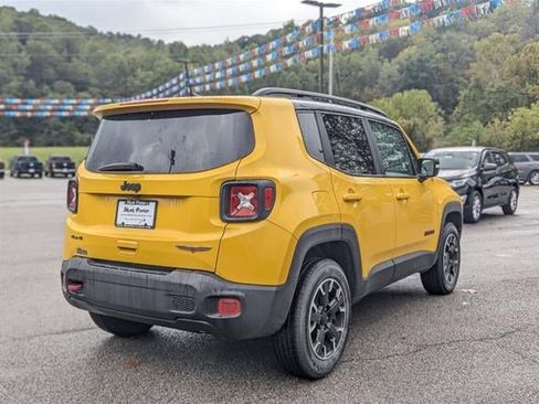 Used 2023 Jeep Renegade Trailhawk AWD/4WD image 7