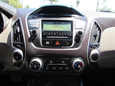 Used 2012 Hyundai Tucson GLS FWD image 16