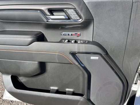 Used 2023 GMC Sierra 1500 AT4 image 22