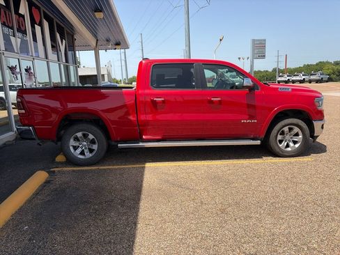 Used 2022 RAM 1500 Laramie AWD/4WD image 9