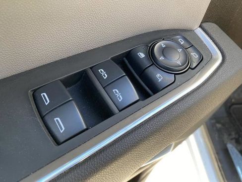 Used 2025 GMC Sierra 1500 SLT image 13