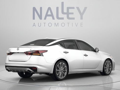 Used 2024 Nissan Altima 2.5 S FWD image 3