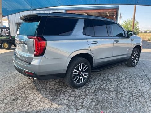 Used 2024 GMC Yukon AT4 w/ Technology Package AWD/4WD image 5