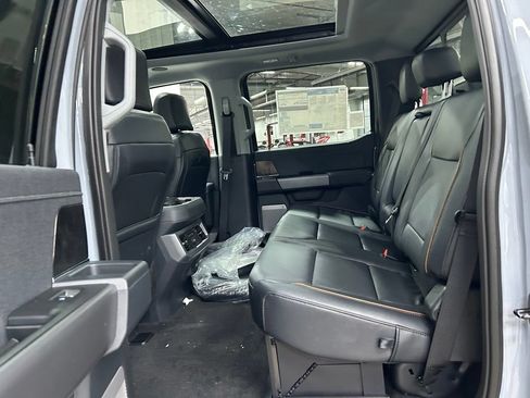 New 2026 Ford F250 Lariat w/ Black Appearance Package AWD/4WD image 32