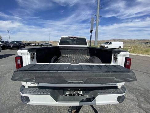 Used 2024 GMC Sierra 3500 Denali w/ Technology Package AWD/4WD image 11