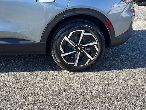 New 2026 Chevrolet Equinox EV LT image 9