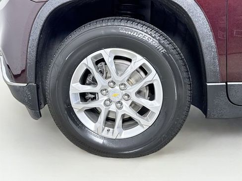 Used 2021 Chevrolet Traverse LT image 32