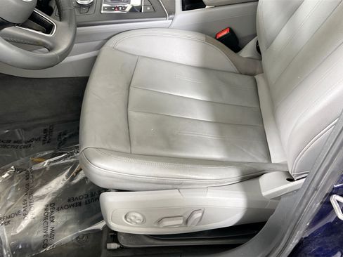 Used 2019 Audi A4 2.0T Premium w/ Convenience Package image 18