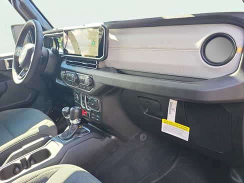 New 2026 Jeep Wrangler Willys AWD/4WD image 17