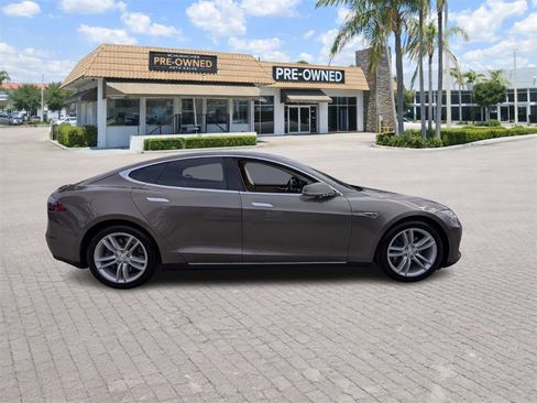 Used 2015 Tesla Model S P85D image 8