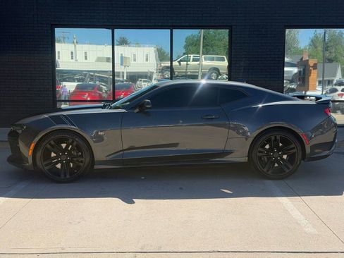 Used 2018 Chevrolet Camaro SS w/ LPO, Ground Effects Package RWD image 18