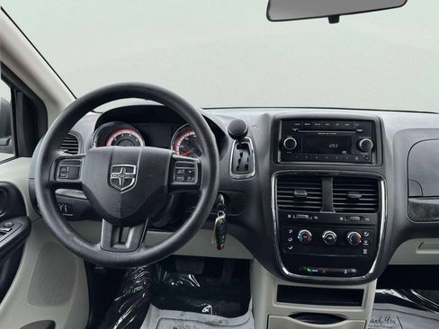 Used 2016 Dodge Grand Caravan American Value Package image 15
