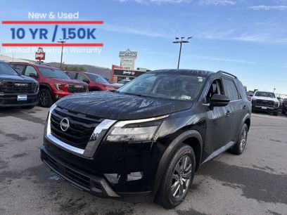 Used 2025 Nissan Pathfinder SV
