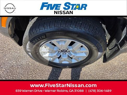 Used 2024 Nissan Frontier SV w/ SV Convenience Package image 4