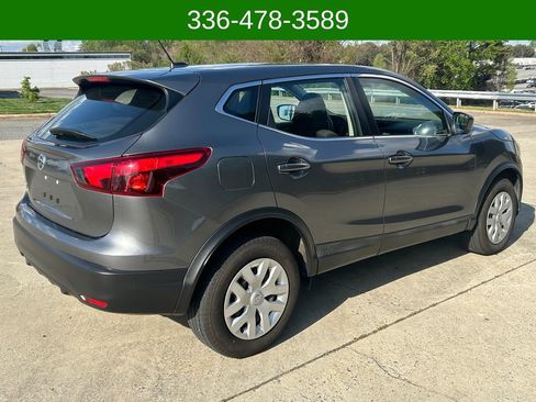 Used 2019 Nissan Rogue Sport S image 5