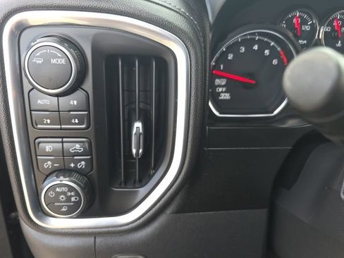 Used 2020 Chevrolet Silverado 1500 LT Trail Boss AWD/4WD image 19