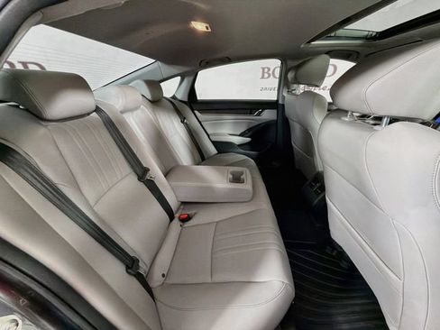 Used 2018 Honda Accord Touring image 33