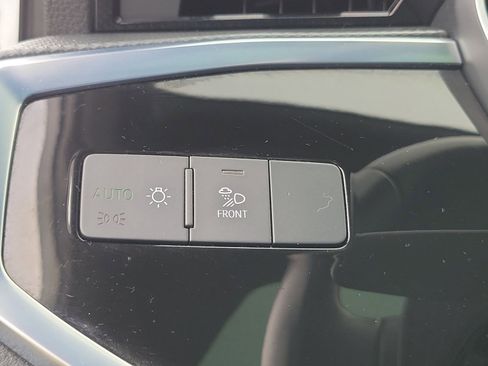 Used 2024 Audi Q3 2.0T Premium Plus image 23