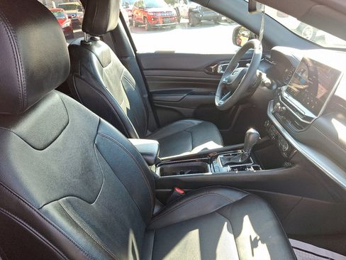 Certified 2023 Jeep Compass Limited image 11