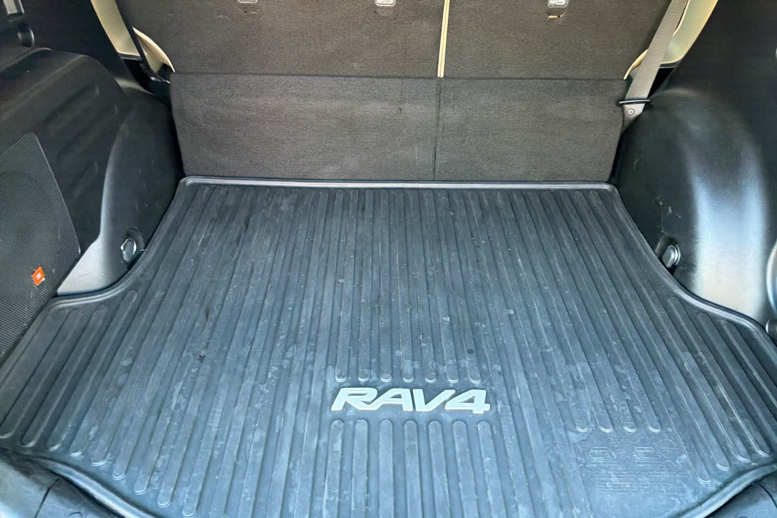 Used 2014 Toyota RAV4 Limited w/ Technology Package AWD/4WD image 17
