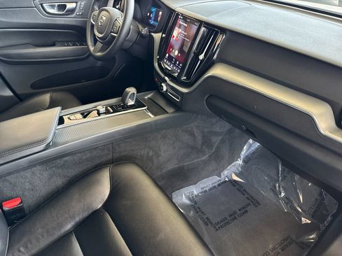 Certified 2023 Volvo XC60 B5 Core w/ Climate Package AWD/4WD image 15