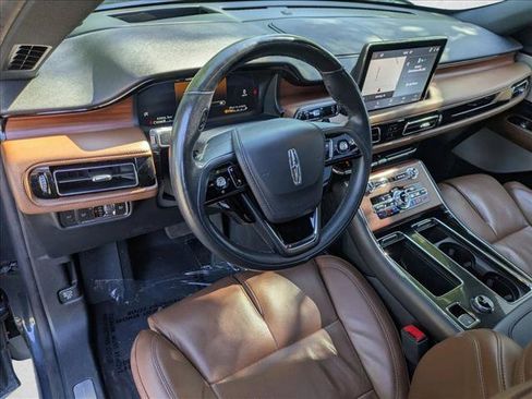 Used 2023 Lincoln Aviator Reserve w/ Equipment Group 201A image 10