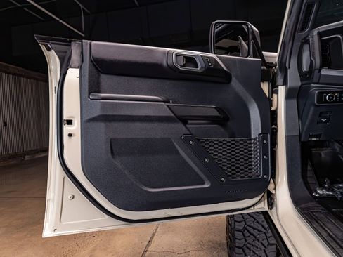 Used 2025 Ford Bronco Badlands image 27