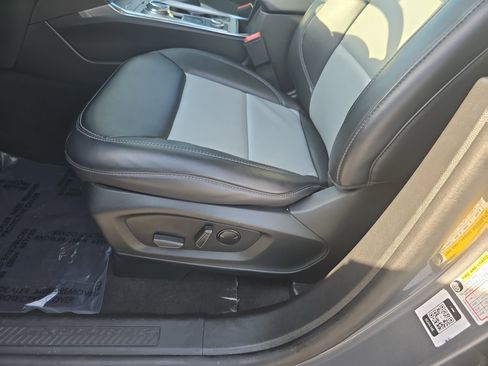 Used 2024 Ford Explorer XLT w/ Equipment Group 202A image 28