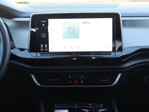 Used 2024 Volkswagen Atlas Cross Sport SE image 14