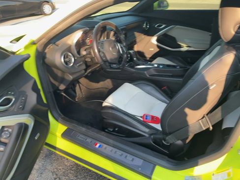 Used 2021 Chevrolet Camaro SS RWD image 4