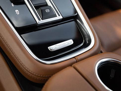 Certified 2022 Porsche Panamera Turbo S AWD/4WD image 28